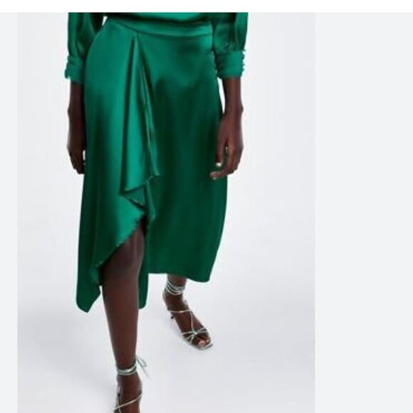 Zara Satin Midi Skirt In Emerald Green Holidays Festive - Picture 3 of 13